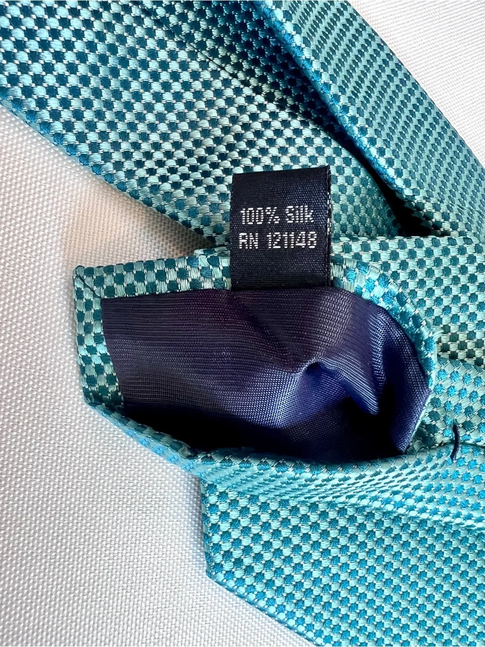 Izod Teal/Aqua Blue Micro-Check 100% Silk Tie excellent condition